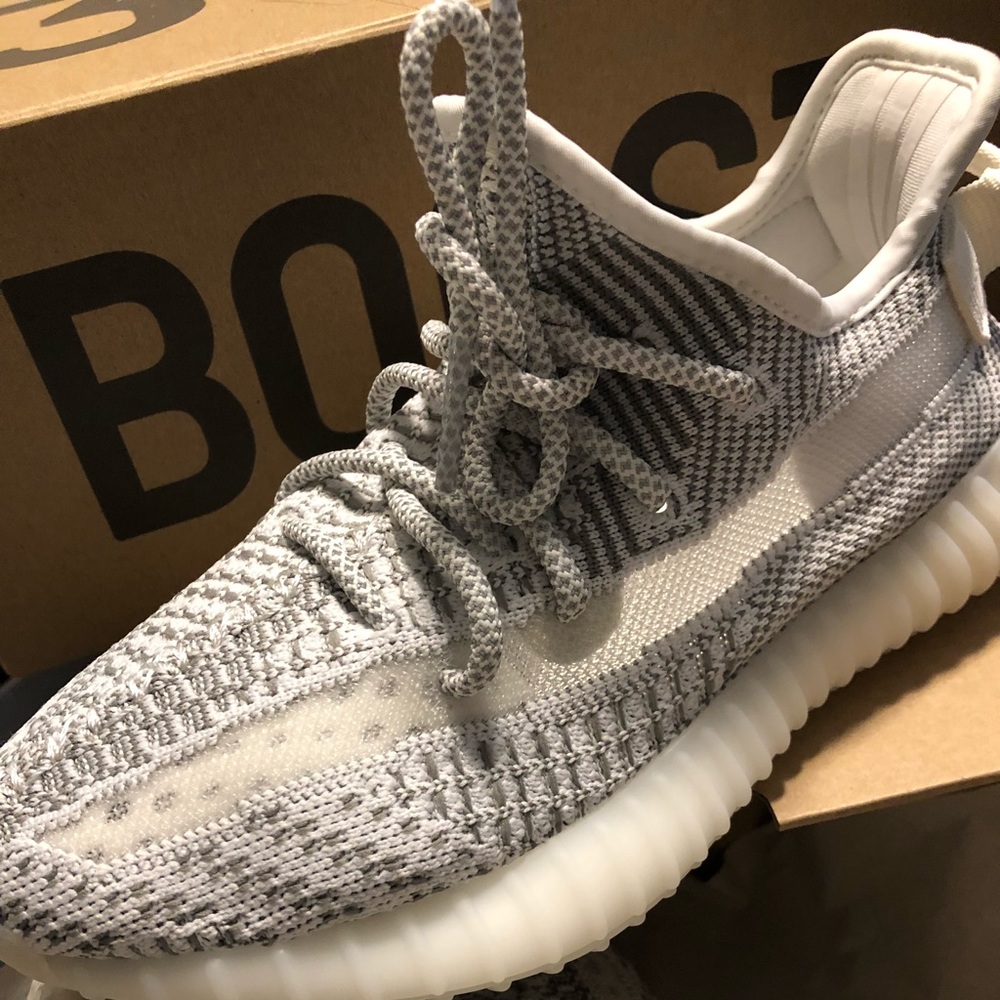 YEEZY BOOST 350 V2